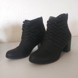 Arizona Jean Company Olympia women's size 6 black strappy block heel booties